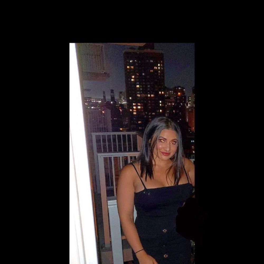 Meet your Posher, Alexis